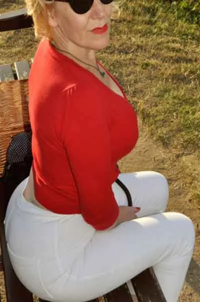 Inger Vallensbæk